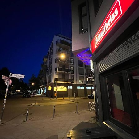 Stylish 2-Room Apartment With Balcony Next To East Side Gallery Berlim Exterior foto
