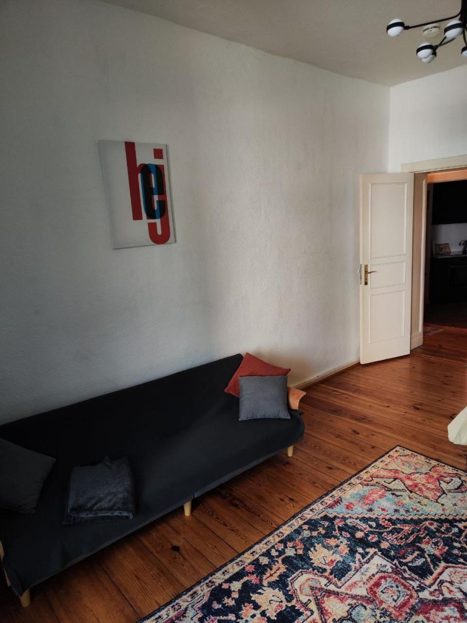 Stylish 2-Room Apartment With Balcony Next To East Side Gallery Berlim Exterior foto